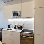 Apartment 31 Janeiro 157 - Stylish 1br W/ Ac & Balcony By Lovelystay