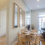31 Janeiro 157 - Stylish 1br W/ Ac & Balcony By Lovelystay *