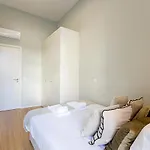 31 Janeiro 157 - Stylish 1br W/ Ac & Balcony By Lovelystay * Porto