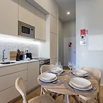 31 Janeiro 157 - Stylish 1br W/ Ac & Balcony By Lovelystay Apartment