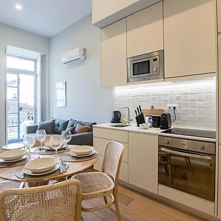 Apartment 31 Janeiro 157 - Stylish 1br W/ Ac & Balcony By Lovelystay *