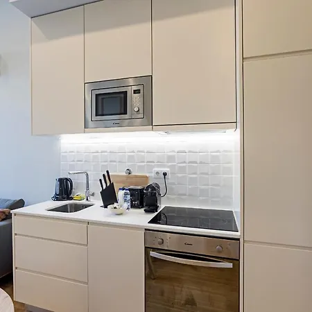Apartment 31 Janeiro 157 - Stylish 1br W/ Ac & Balcony By Lovelystay