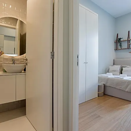 Apartment 31 Janeiro 157 - Stylish 1br W/ Ac & Balcony By Lovelystay *