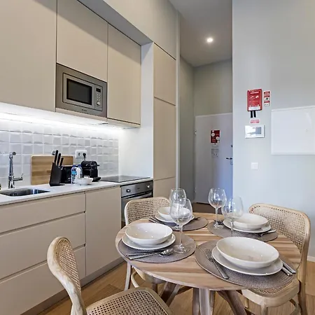 31 Janeiro 157 - Stylish 1br W/ Ac & Balcony By Lovelystay Apartment