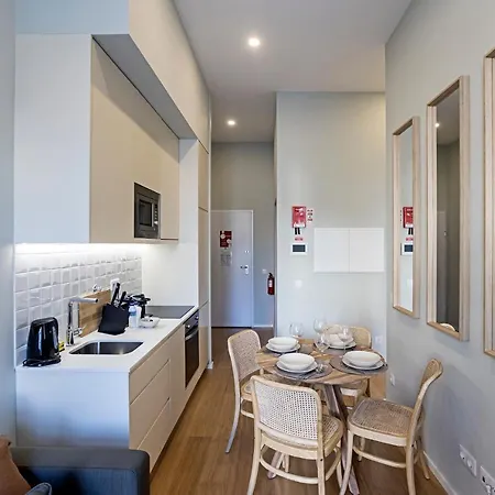 31 Janeiro 157 - Stylish 1br W/ Ac & Balcony By Lovelystay * Porto