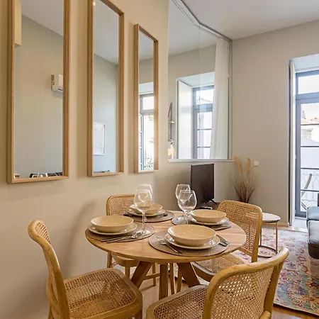 31 Janeiro 157 - Stylish 1br W/ Ac & Balcony By Lovelystay Apartment