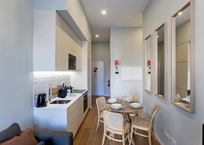 31 Janeiro 157 - Stylish 1br W/ Ac & Balcony By Lovelystay * بورتو